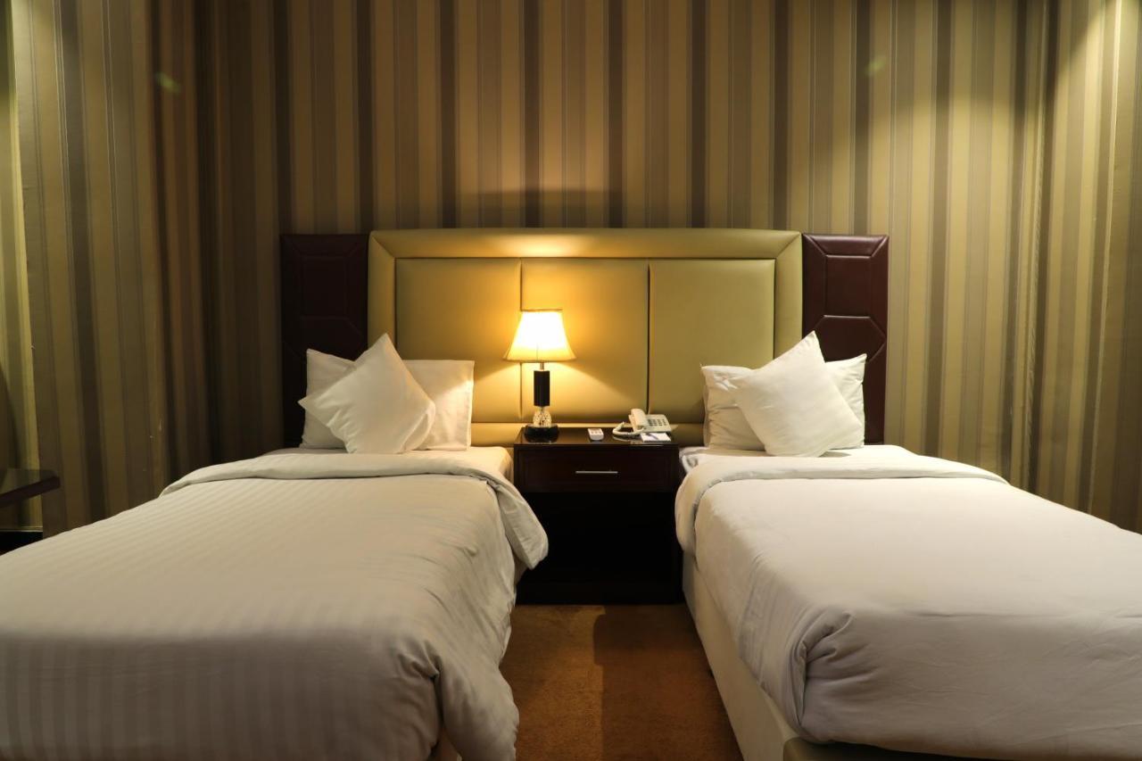Rachna Hotel Gujranwala Esterno foto