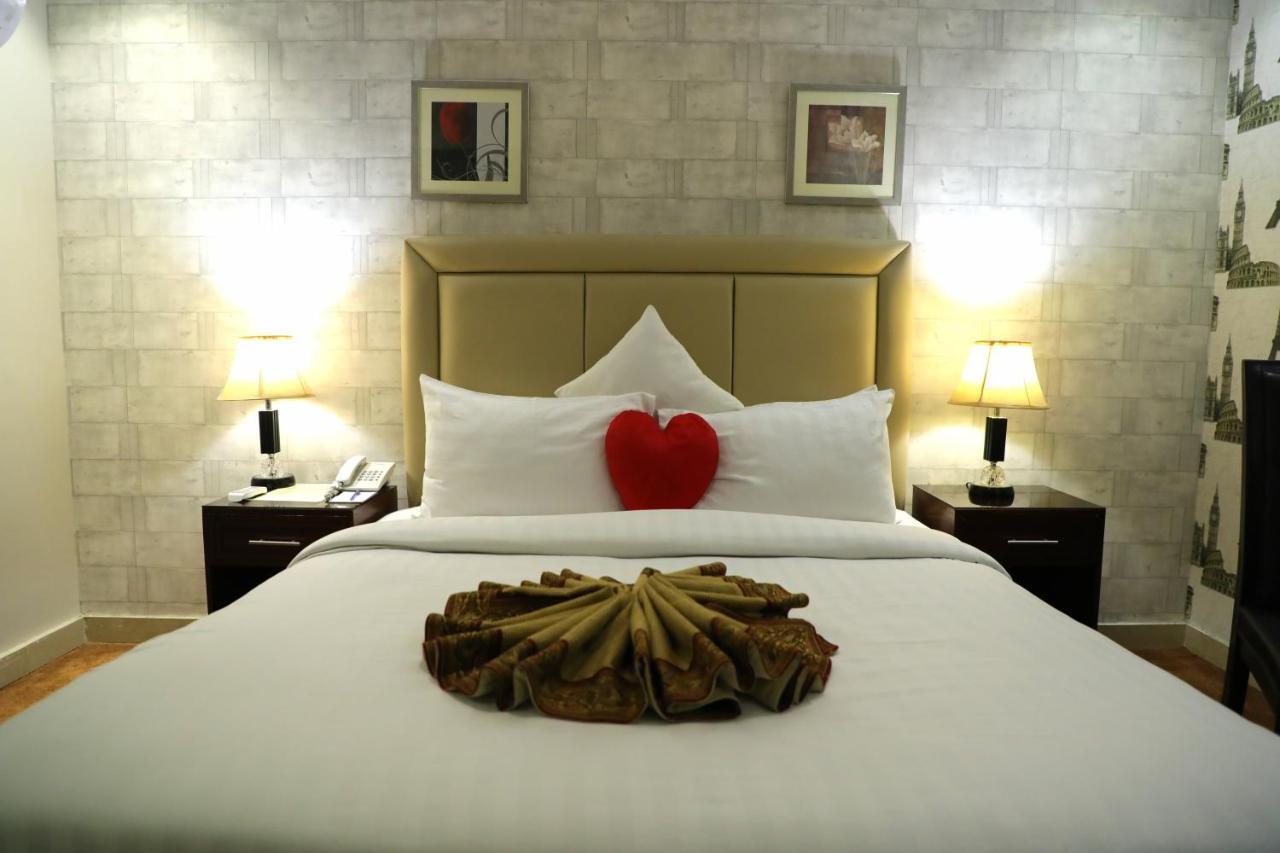 Rachna Hotel Gujranwala Esterno foto